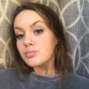 Meet your Posher, Camille